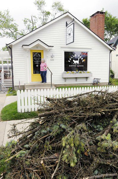 Stores reopening after the tornado